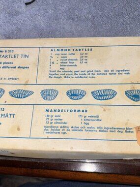 Tartlet Tins Mormatt 36 Pieces 6 Shapes New In Original Box Made in Sweden